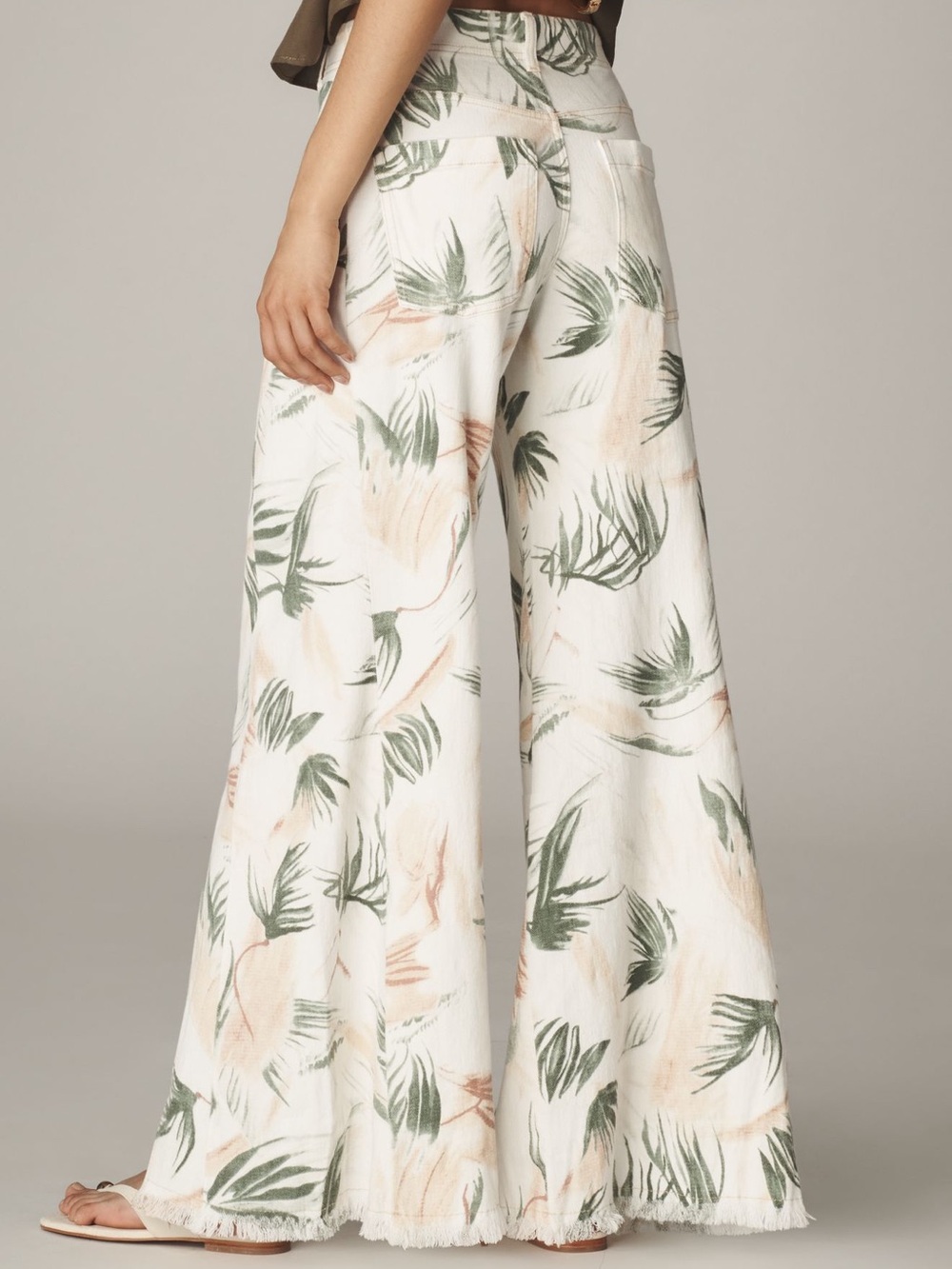 Pilcro Olive with Cream Botanical Wide-Leg Pants, size 29 - Picture 5 of 7